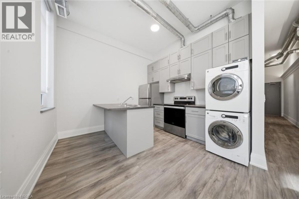 3pc Bathroom - 11 Queen Street Unit# 201, Brantford, ON N3T3B1 Photo 4