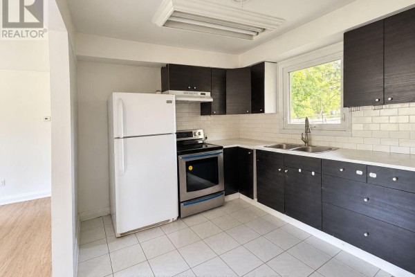 11 Railway Street, Vaughan, ON L6A1P6 Photo 3