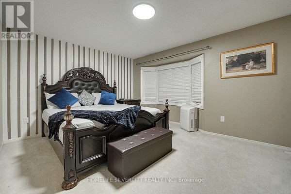Kitchen - 11 Rangeland Road, Brampton, ON L6R1L4 Photo 5