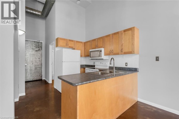 Kitchen - 11 Rebecca Street Unit# 405, Hamilton, ON L8R3H7 Photo 4