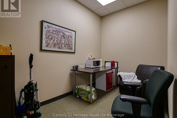 11 Riddell Street, Woodstock, ON N4S6L9 Photo 5