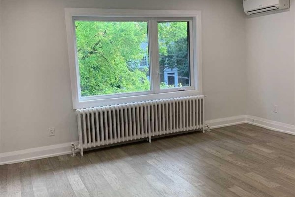 11 Rivercrest Road, Toronto, ON M6S4H4 Photo 3