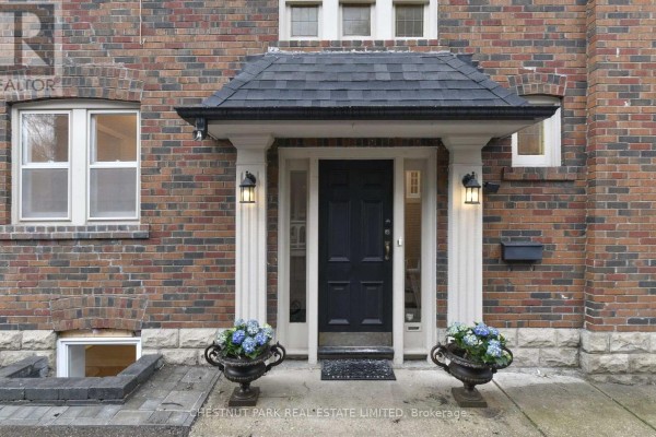 11 Rose Park Crescent, Toronto, ON M4T1P8 Photo 2