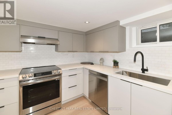 11 Rose Park Crescent, Toronto, ON M4T1P8 Photo 5
