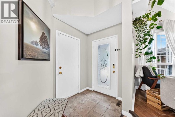 4pc Bathroom - 11 Shawbrooke Circle Sw, Calgary, AB T2Y2Y4 Photo 3