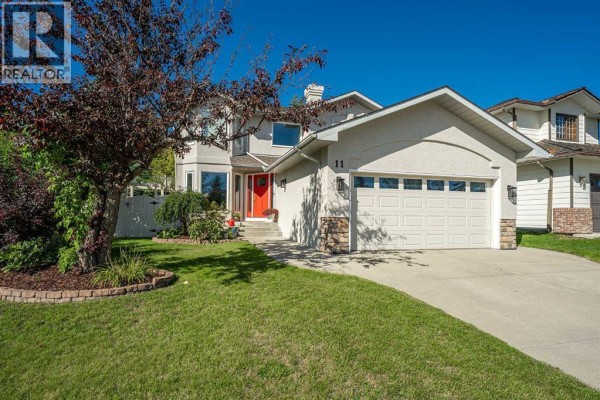 Family room - 11 Sienna Hills Place Sw, Calgary, AB T3H2W1 Photo 3