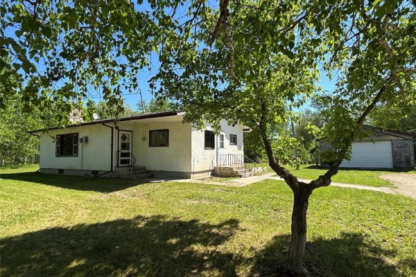11 Sinclair Street, Grand Marais, MB, photo 2