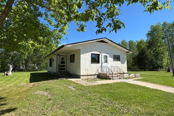 11 Sinclair Street, Grand Marais, MB, photo 3