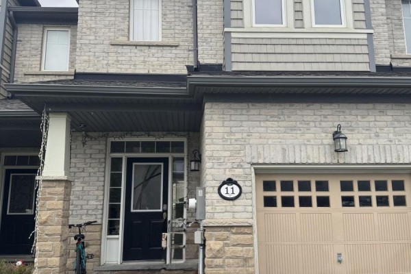 11 Stowmarket Street, Caledon, ON, photo 2