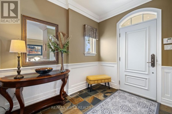 Kitchen - 11 Tremont Road, Toronto, ON M9B3X3 Photo 4