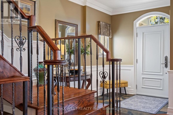 Family room - 11 Tremont Road, Toronto, ON M9B3X3 Photo 5