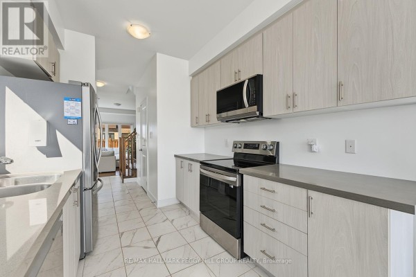 11 Turnberry Lane, Barrie, ON L9J0M8 Photo 4