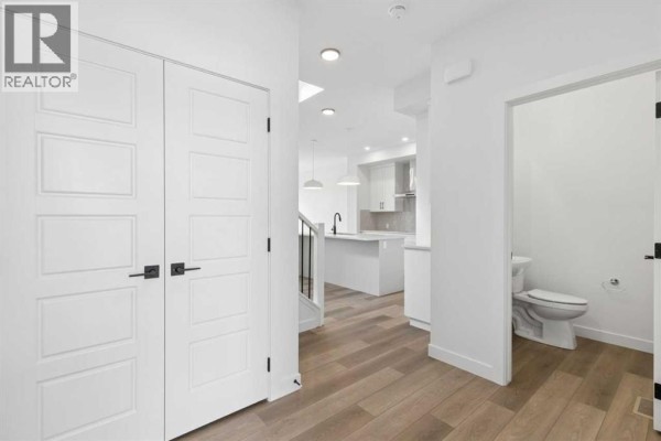 2pc Bathroom - 11 Verdure Gate Sw, Calgary, AB T2Y1C4 Photo 4