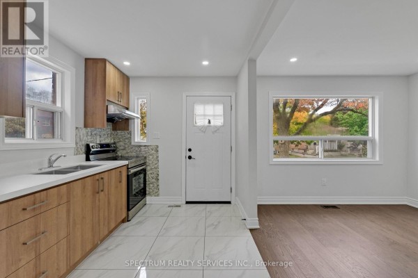 Bedroom 2 - 11 Vimy Avenue, Toronto, ON M9N2W1 Photo 4