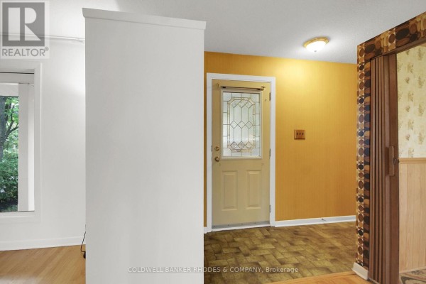 Kitchen - 11 Wallford Way, Ottawa, ON K2E6B1 Photo 5