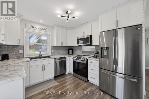 Kitchen - 11 Walter Drive, Haldimand, ON N0A1L0 Photo 2