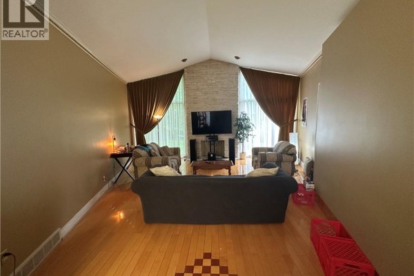 11 Wilmont Court, Hamilton, ON, photo 2