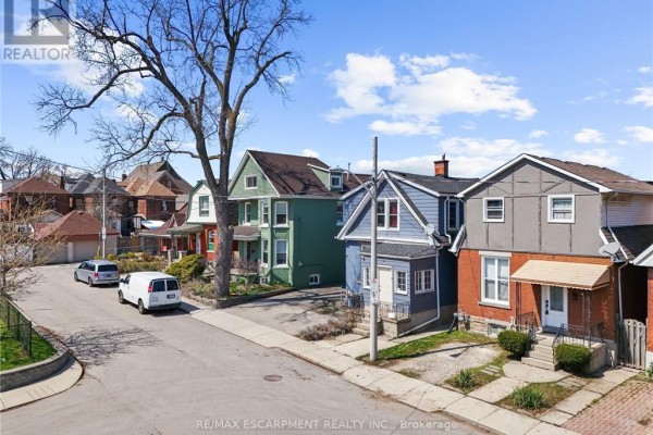 11 Wright Avenue, Hamilton, ON, photo 2