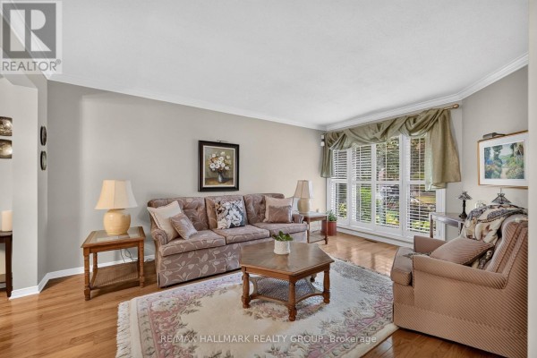 11 Wycliffe Street, Ottawa, ON K2G5L7 Photo 4