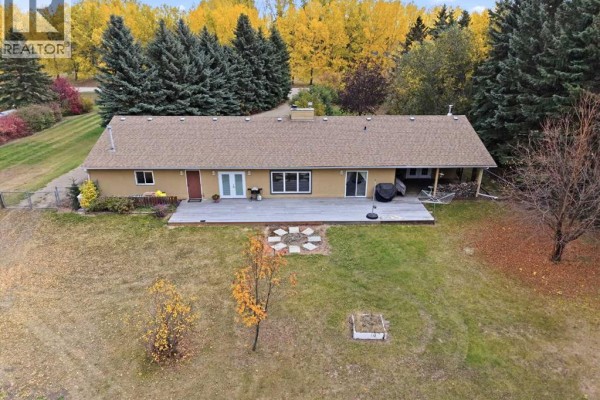 Bedroom - 110, 28342 Township Road 384, Rural Red Deer County, AB T0C0J0 Photo 5