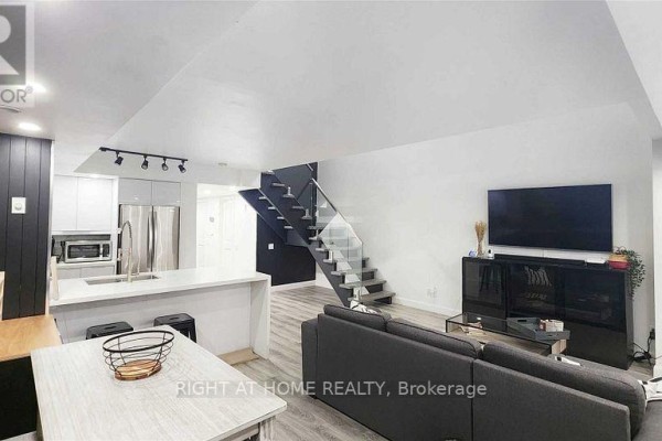 Kitchen - 110 - 1040 The Queensway Avenue, Toronto, ON M8Z0A7 Photo 2