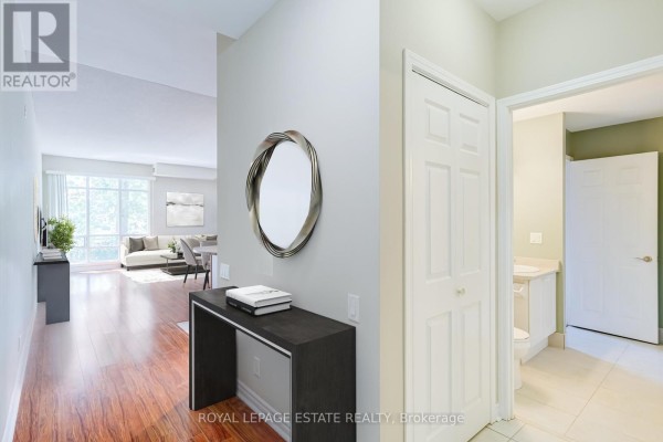 Bathroom - 110 - 11121 Yonge Street, Richmond Hill, ON L4C0S7 Photo 5
