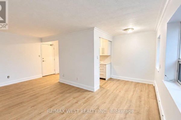 110 - 1243 Broadview Avenue, Toronto, ON M4K2T3 Photo 5