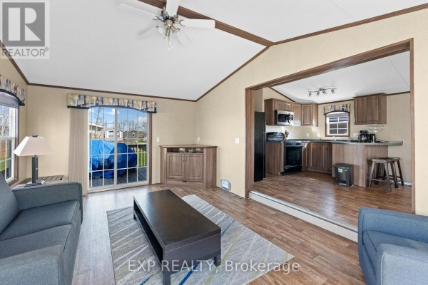 Living room - 110 - 1501 Line 8 Road, Niagara On The Lake, ON L0S1J0 Photo 4