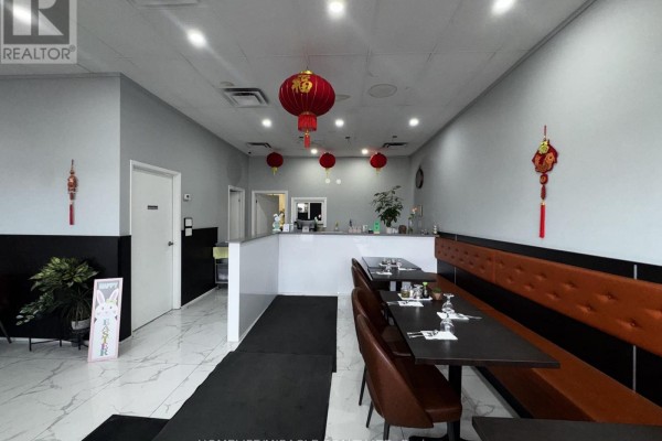 110 - 164 Sandalwood Parkway, Brampton, ON, photo 2