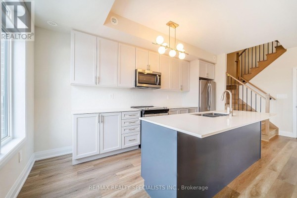 110 - 1657 Rose Way, Milton, ON L9E1N4 Photo 5