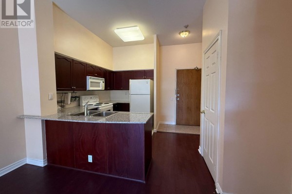 Kitchen - 110 - 1720 Eglinton Avenue E, Toronto, ON M4A2X8 Photo 3