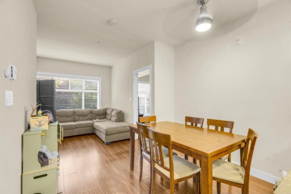 110 13468 King George Boulevard, Surrey, BC V3T0H5 Photo 4