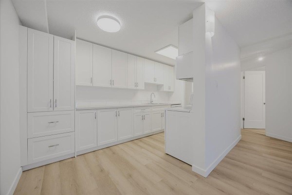 110 15020 North Bluff Road, White Rock, BC V4B5A4 Photo 2