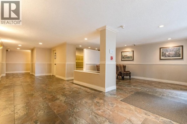 110 1655 Nelson Street, Vancouver, BC V6G1M4 Photo 2