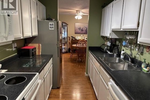 Living room/Dining room - 110 18 King George St, Lake Cowichan, BC V0R2G0 Photo 4