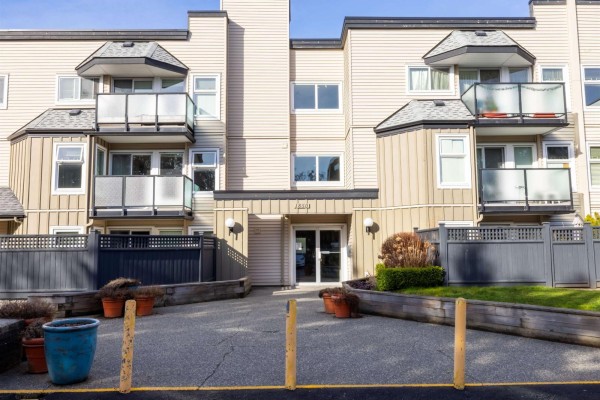 110 1850 E Southmere Crescent, Surrey, BC, photo 3