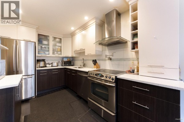 110 777 Eighth Street, New Westminster, BC V3M3S7 Photo 3
