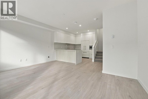 110 954 Lytton Street, North Vancouver, BC V7P0C4 Photo 4