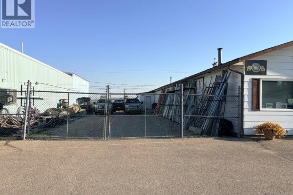 110 9th Avenue E, Kindersley, SK S0L1S0 Photo 2