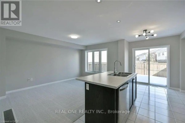 Kitchen - 110 Arnold Marshall Boulevard, Haldimand, ON N3W0B9 Photo 3