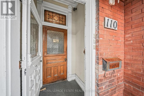 Kitchen - 110 Baldwin Street, Toronto, ON M5T1L6 Photo 3