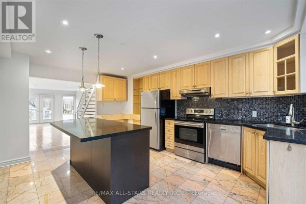 110 Belmont Street, Toronto