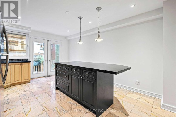Dining room - 110 Belmont Street, Toronto, ON M5R1P8 Photo 3