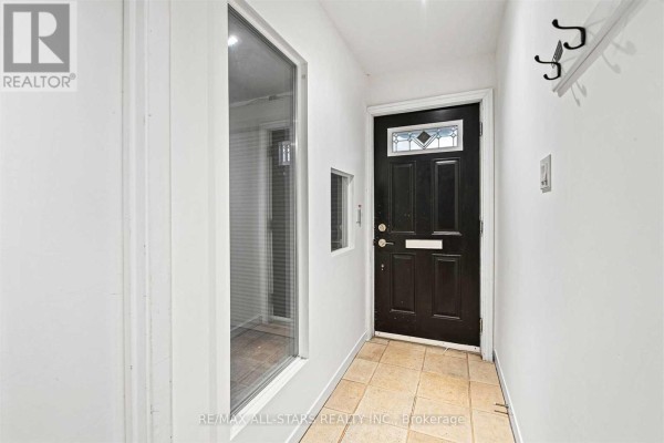 Family room - 110 Belmont Street, Toronto, ON M5R1P8 Photo 5