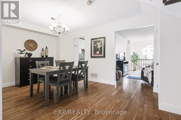 Dining room - 110 Cedarock Drive, Ottawa, ON K2M2H5 Photo 5