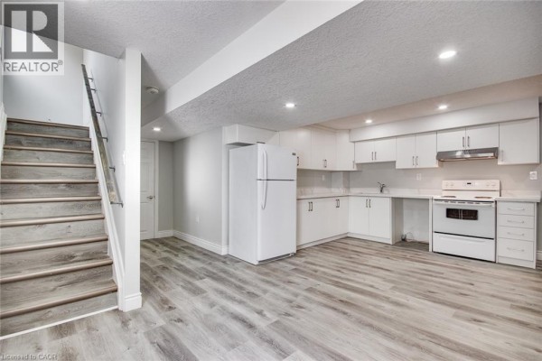 Living room - 110 Commonwealth Street Unit# Basement, Kitchener, ON N2E4K8 Photo 3