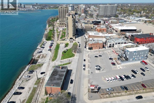 110 Davis Street, Sarnia, ON, photo 2