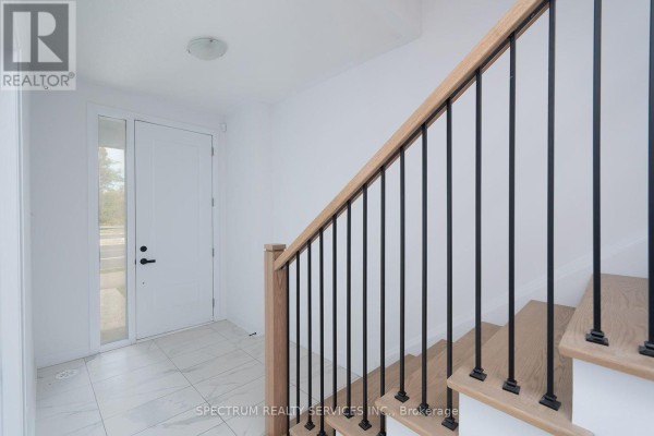 Great room - 110 De La Roche Drive, Vaughan, ON L4H5G4 Photo 4