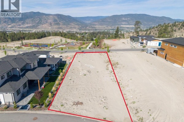 110 Deer Place, Penticton, BC V2A0J8 Photo 2
