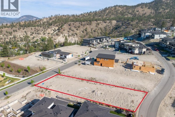 110 Deer Place, Penticton, BC V2A0J8 Photo 3